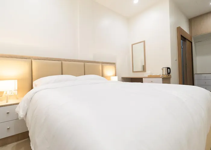 Jing Jing House & Food Hotel