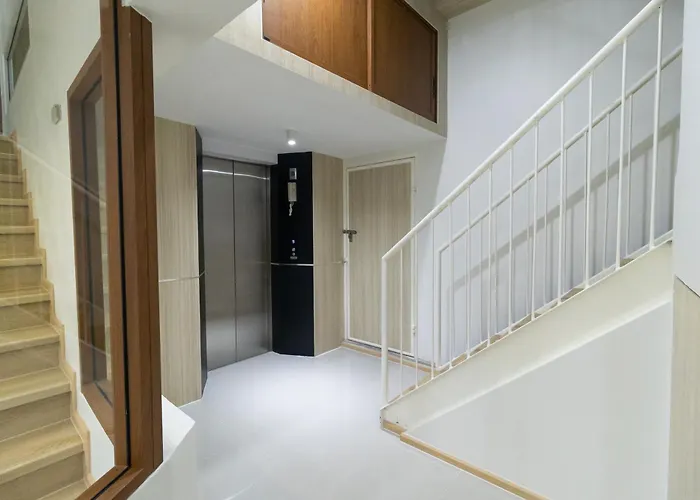 Jing Jing House & Food Hotel *